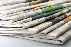 Comparing Print and Digital News: Pros and Cons of Each Medium
